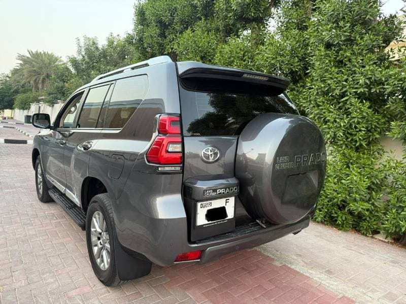 2018 Toyota Prado VXR thumbnail 4