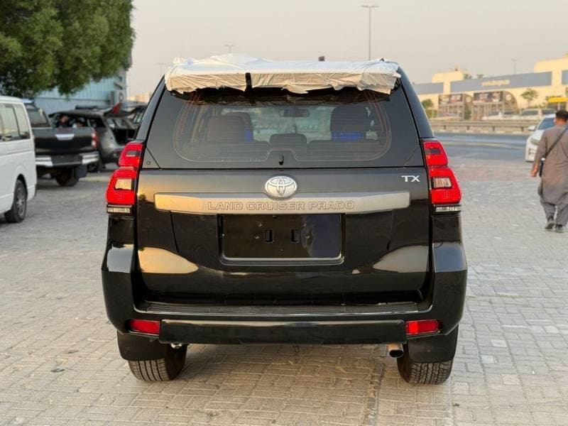 2017 Toyota Prado TXL thumbnail 6