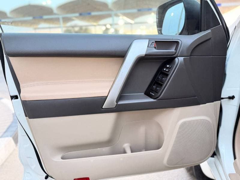 2020 Toyota Prado thumbnail 7