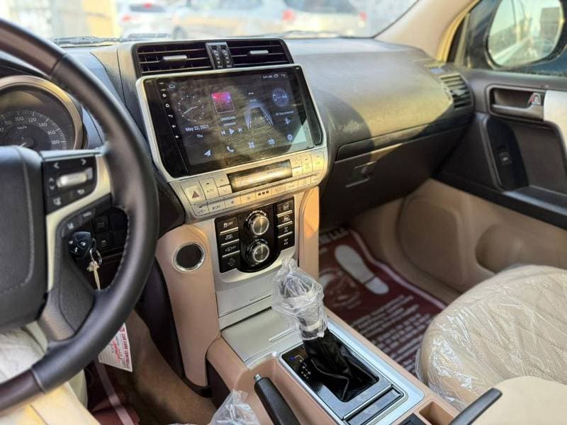 2015 Toyota Prado VXR thumbnail 8