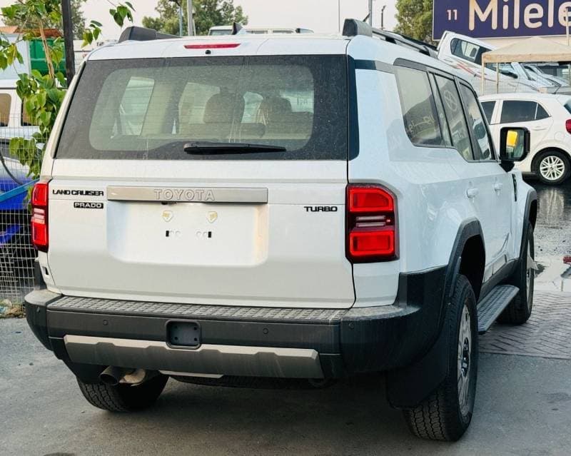 2025 Toyota Prado GXR thumbnail 4