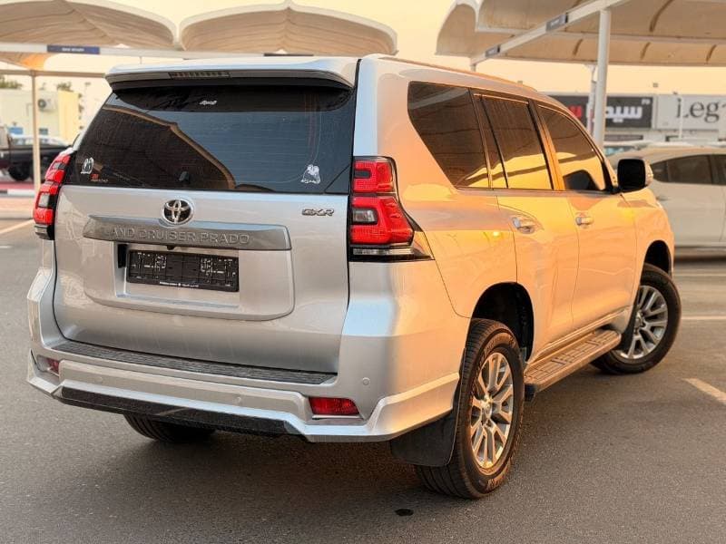 2019 Toyota Prado GXR thumbnail 3