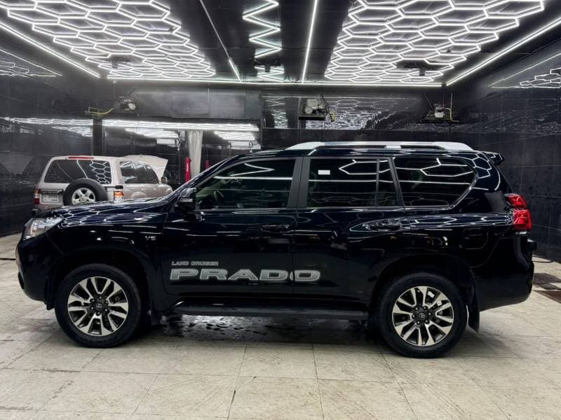 2023 Toyota Prado TX L thumbnail 3