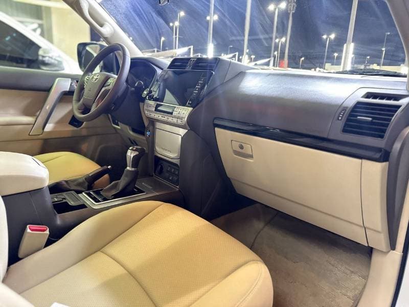 2022 Toyota Prado GXR thumbnail 8