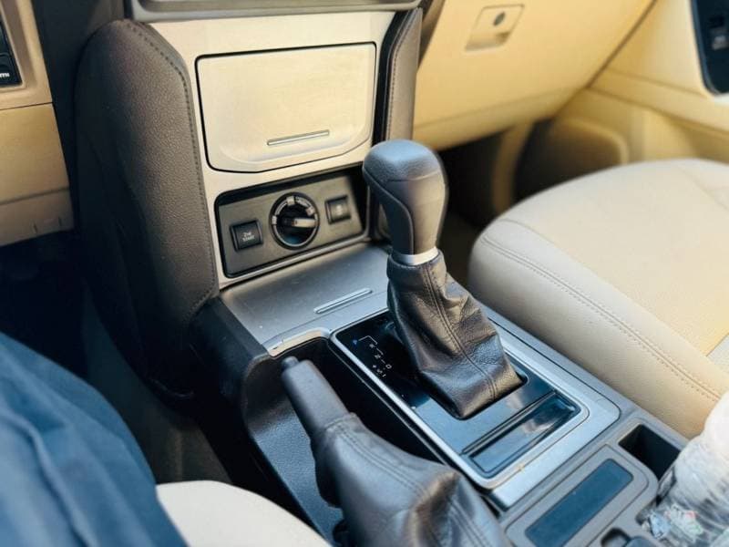 2019 Toyota Prado TX L thumbnail 8