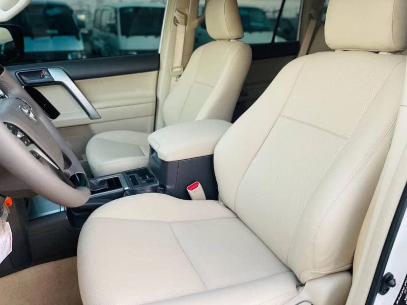 2020 Toyota Prado thumbnail 6