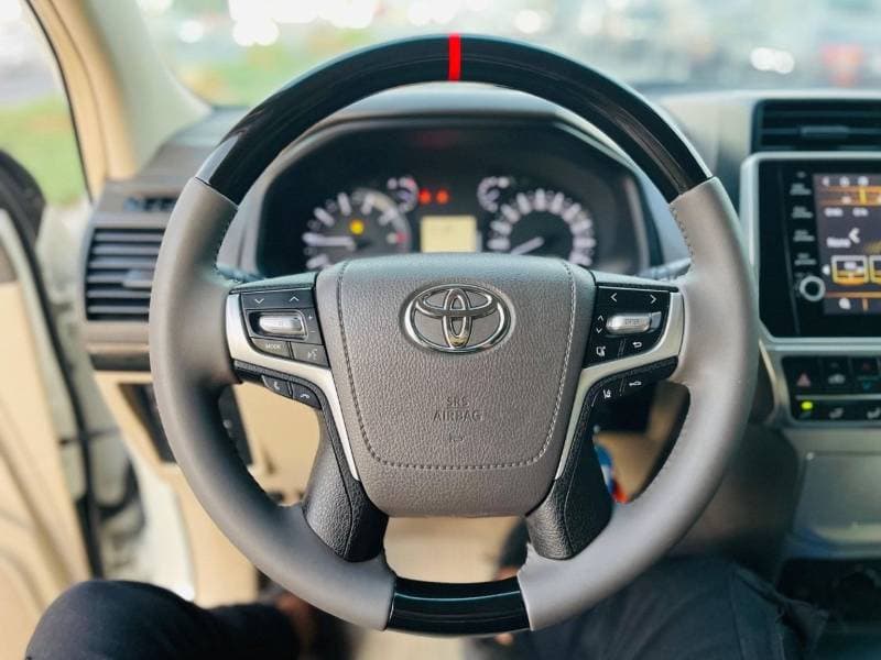 2020 Toyota Prado thumbnail 7