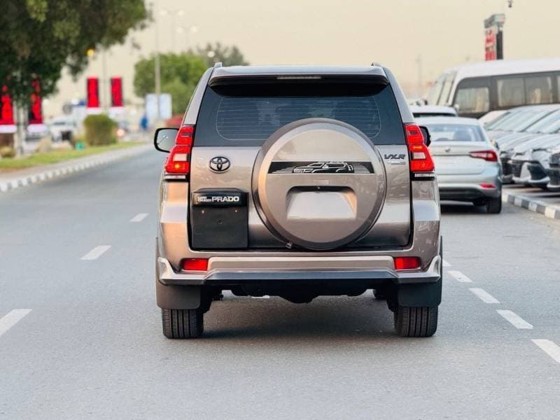 2019 Toyota Prado VXR thumbnail 3