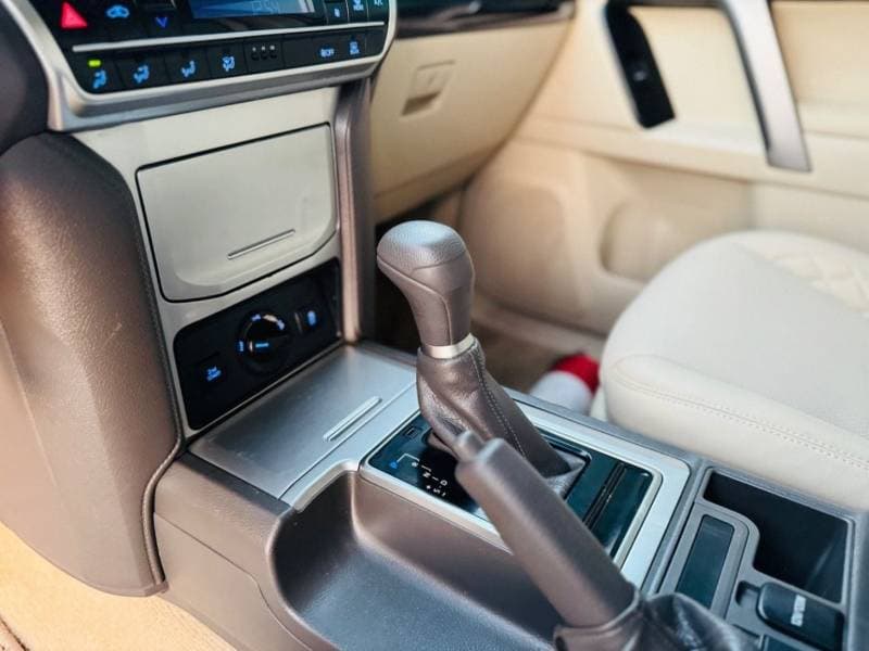2019 Toyota Prado VXR thumbnail 8