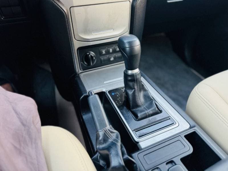 2018 Toyota Prado TX L thumbnail 6