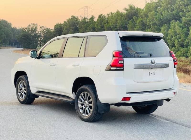 2018 Toyota Prado EXR thumbnail 2