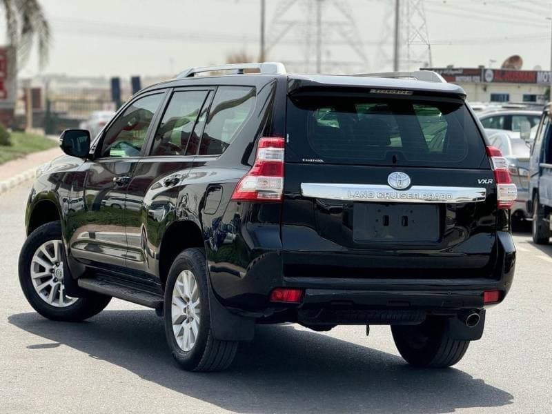 2017 Toyota Prado VXR thumbnail 4