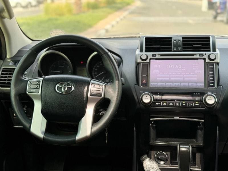 2017 Toyota Prado VXR thumbnail 7