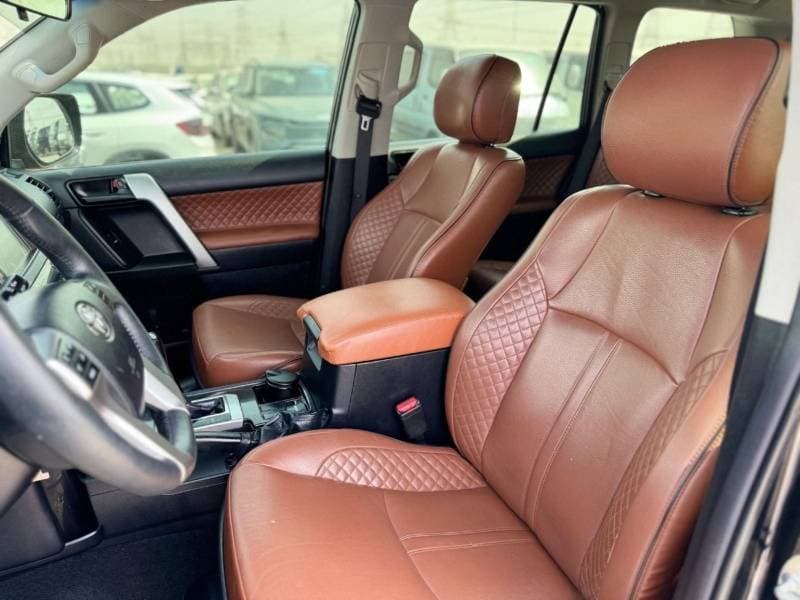 2017 Toyota Prado VXR thumbnail 8