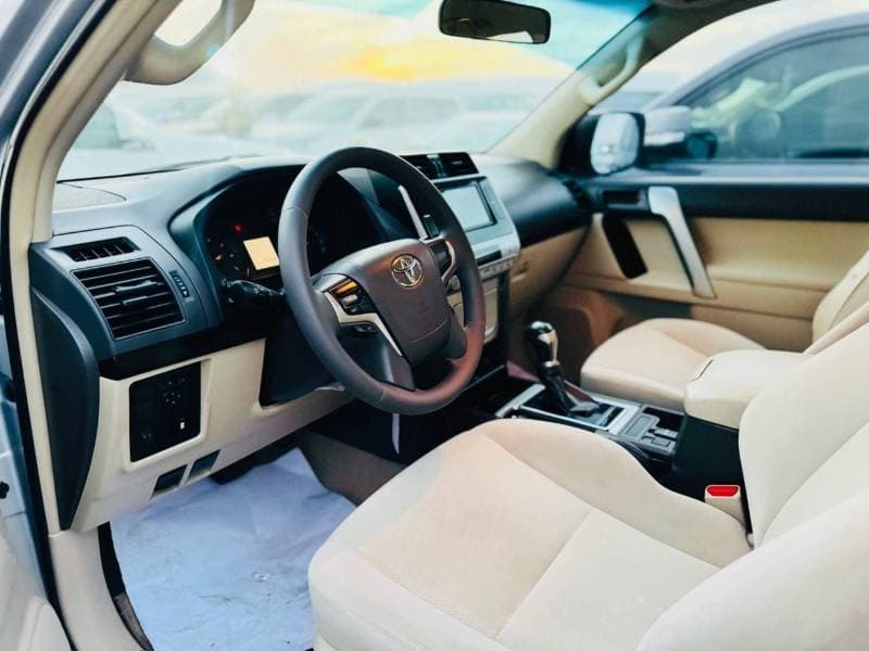 2020 Toyota Prado GXR thumbnail 3