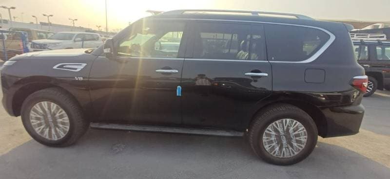 2024 Nissan Patrol LE T2 thumbnail 4