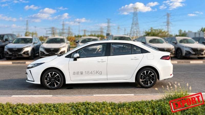 2026 Toyota Corolla XLI HEV thumbnail 3