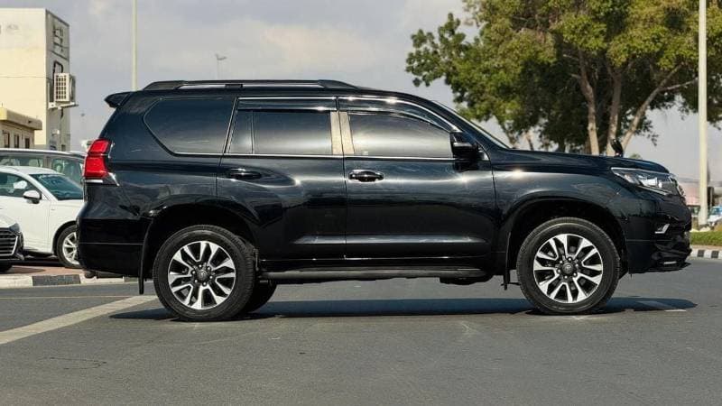 2022 Toyota Prado TX L thumbnail 3