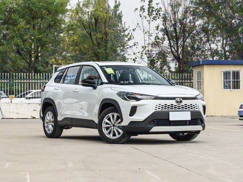 2026 Toyota Corolla Cross XL thumbnail 2