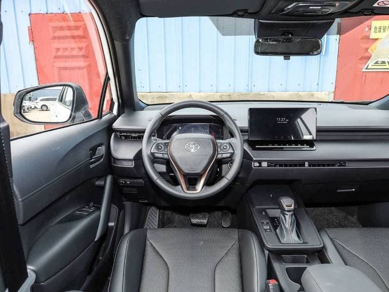 2026 Toyota Corolla Cross XL thumbnail 8