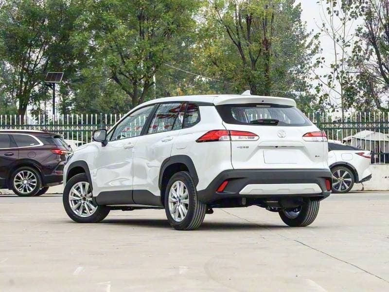 2026 Toyota Corolla Cross XL thumbnail 4
