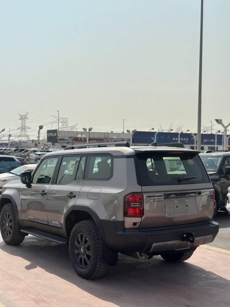 2027 Toyota Prado VXR thumbnail 2