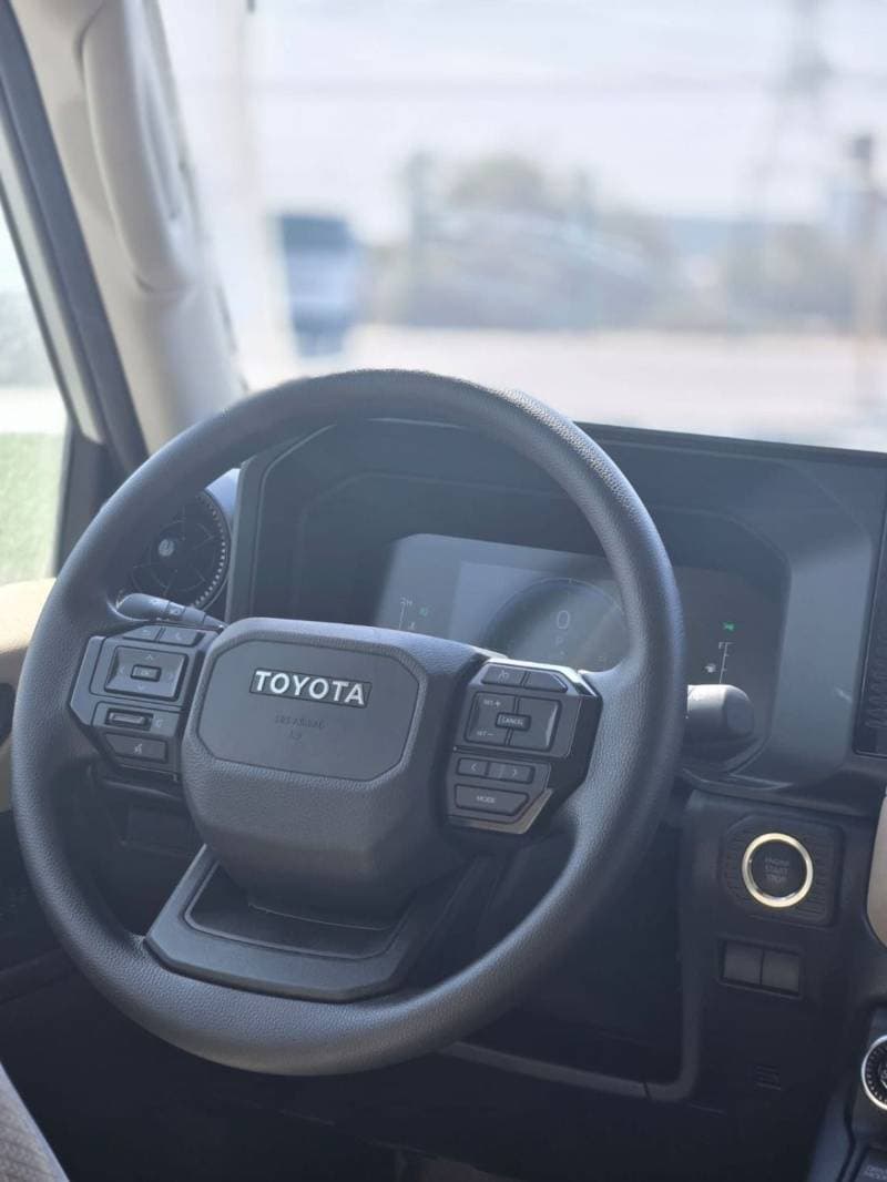 2026 Toyota Prado VXR thumbnail 8