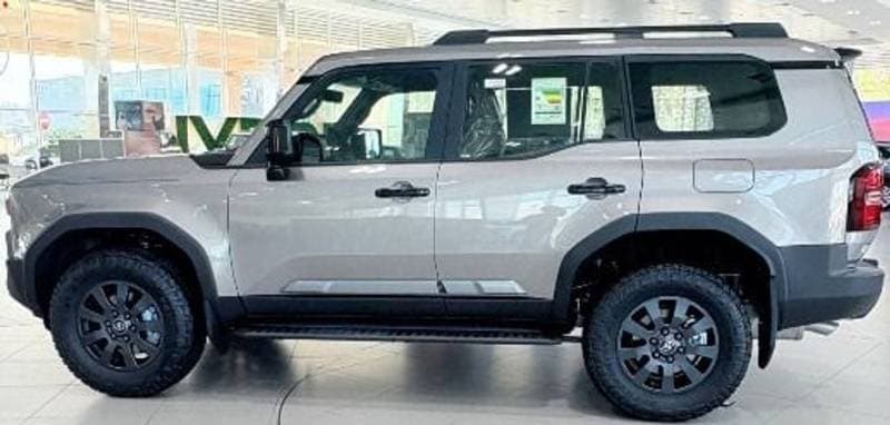 2027 Toyota Prado VXR thumbnail 5