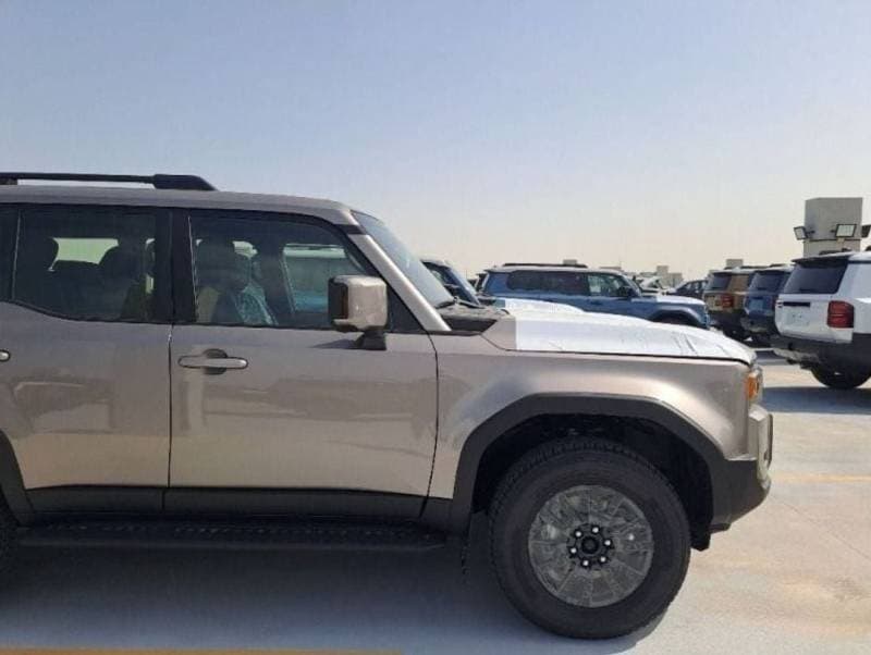 2025 Toyota Prado TXL1 thumbnail 6