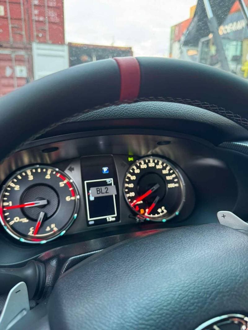2026 Toyota Hilux thumbnail 5