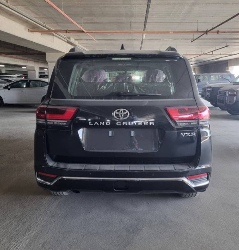 2026 Toyota Land Cruiser VXR thumbnail 3