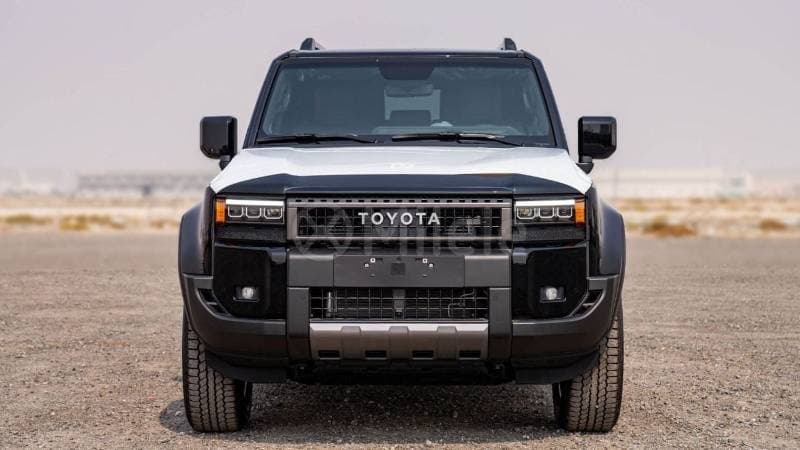 2025 Toyota Prado thumbnail 2