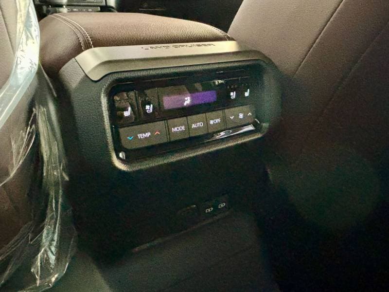 2026 Toyota Prado VXR thumbnail 6