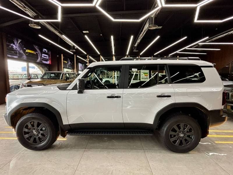 2025 Toyota Prado ADVENTURE thumbnail 3