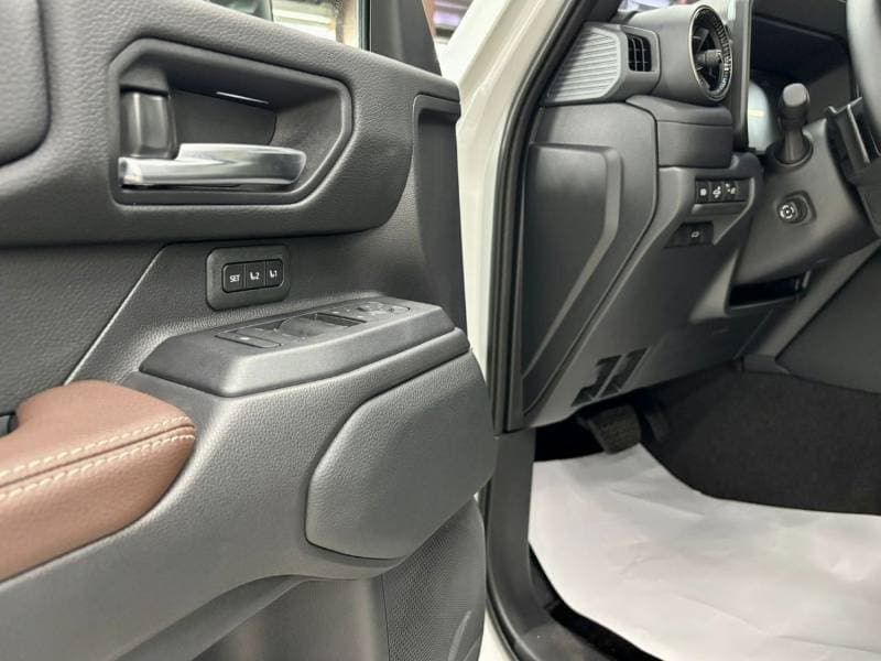 2025 Toyota Prado ADVENTURE thumbnail 7