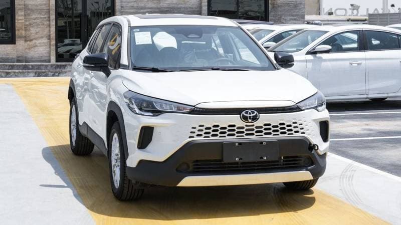 2026 Toyota Corolla Cross GLI thumbnail 2