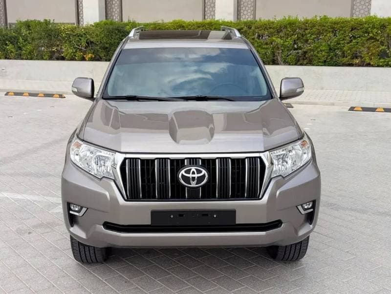 2022 Toyota Prado TX L thumbnail 3