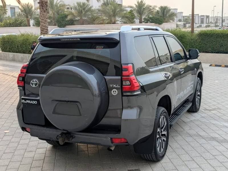 2022 Toyota Prado TX L thumbnail 4