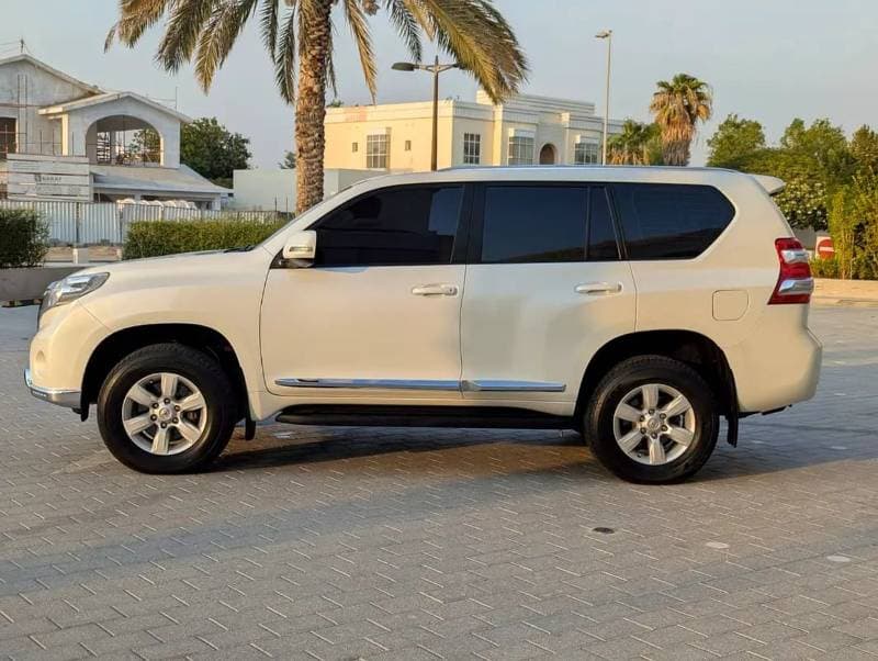 2016 Toyota Prado EXR thumbnail 3