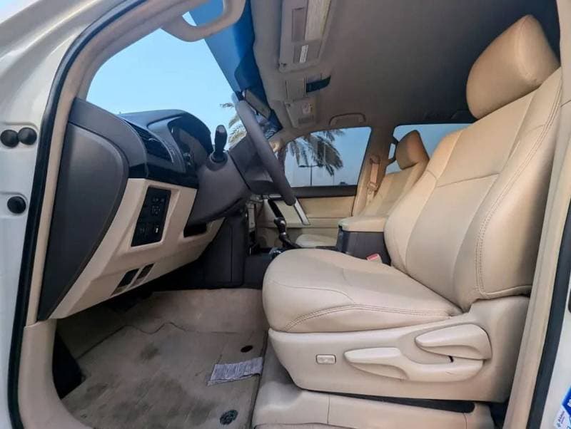 2023 Toyota Prado EXR thumbnail 6
