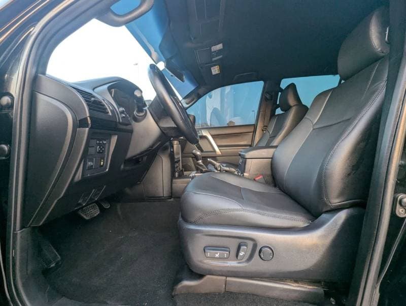 2023 Toyota Prado TX L thumbnail 8