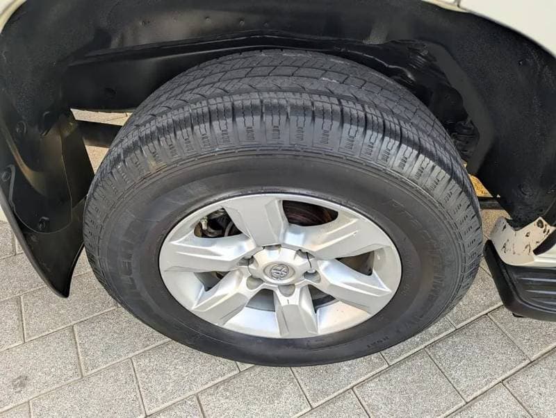 2020 Toyota Prado TX L thumbnail 6