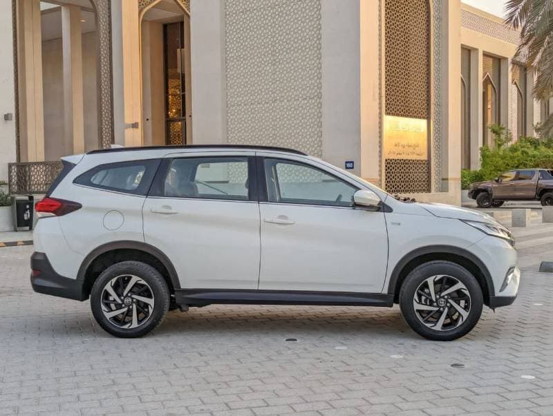 2022 Toyota Rush EX thumbnail 6