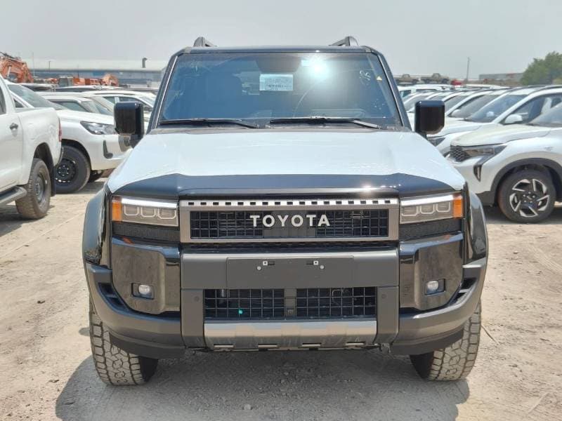 2025 Toyota Prado GXL thumbnail 2
