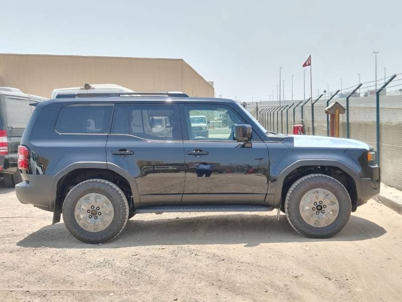 2025 Toyota Prado GXL thumbnail 5