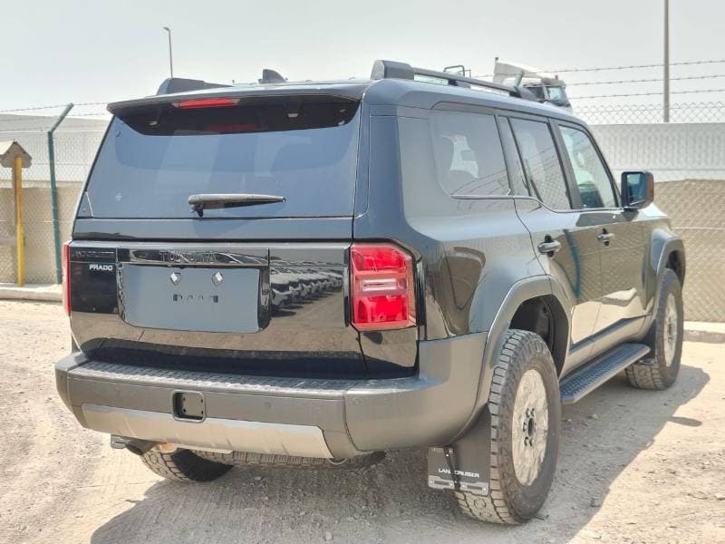 2025 Toyota Prado GXL thumbnail 6