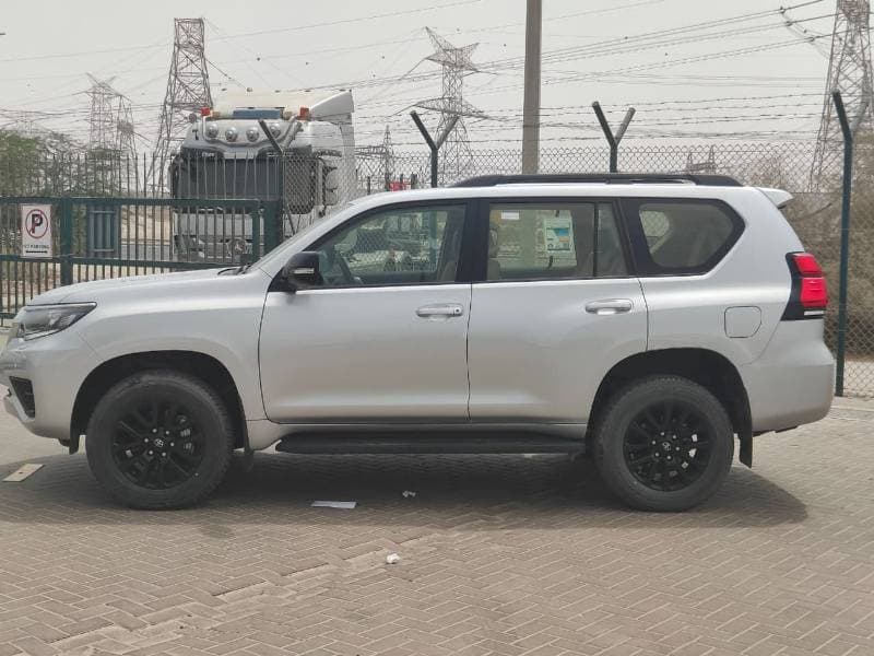 2023 Toyota Prado VX thumbnail 4