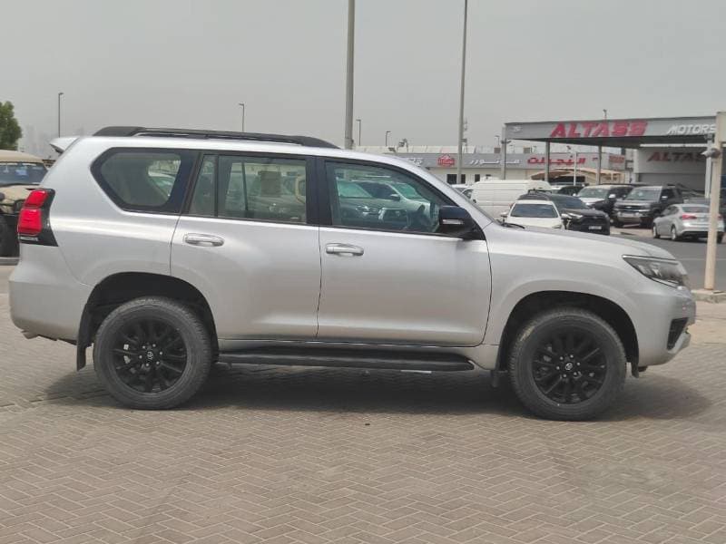 2023 Toyota Prado VX thumbnail 5