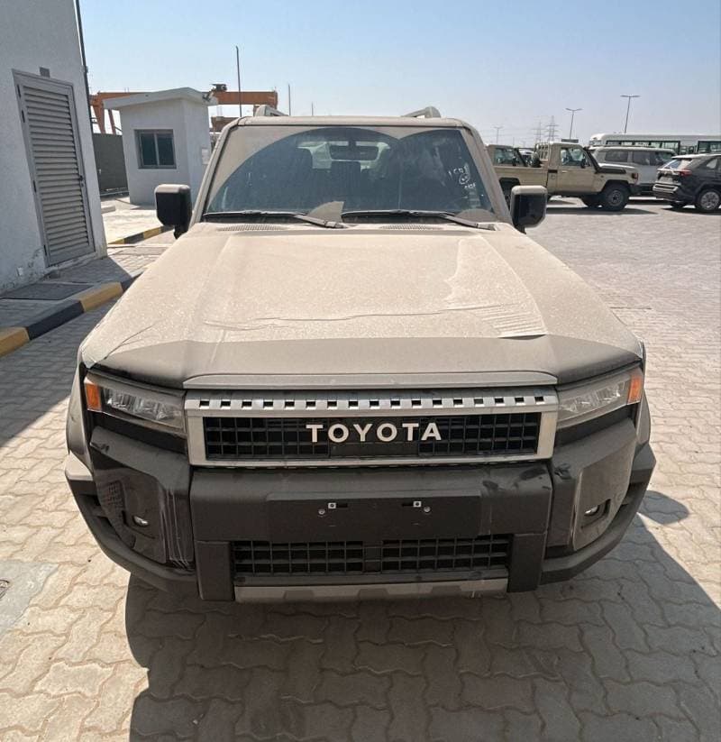 2025 Toyota Prado GXR thumbnail 2
