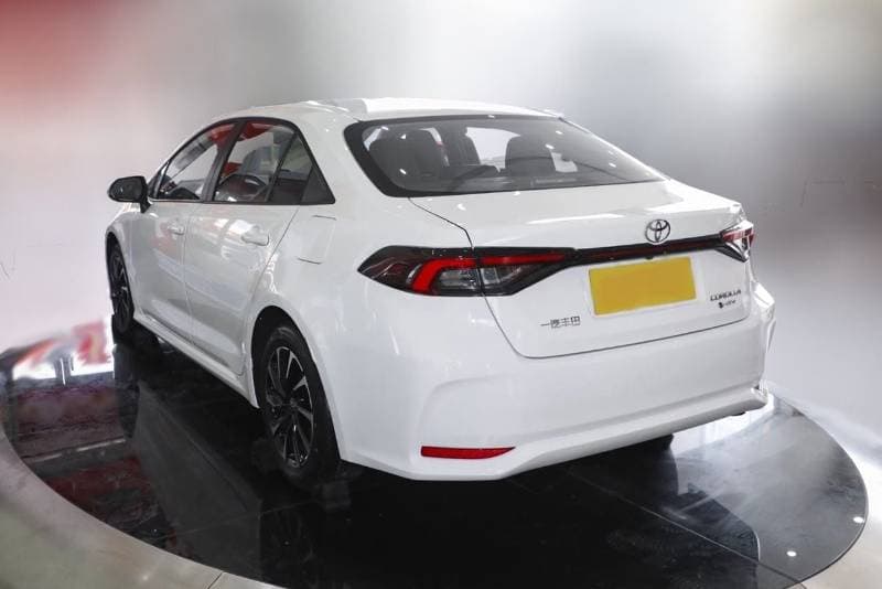 2025 Toyota Corolla XLI EXECUTIVE HEV thumbnail 4